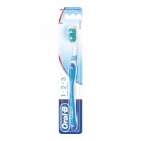 Зубная щетка Oral-B (Орал-В) 123 Shiny Clean 40 средней жесткости